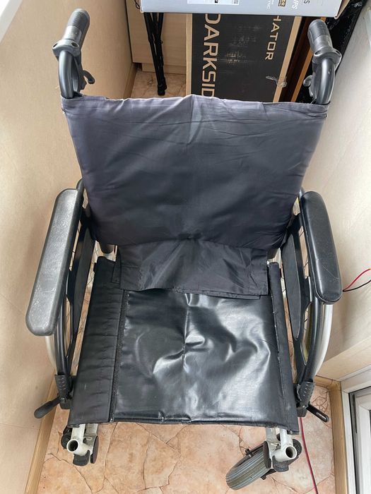 инвалидная коляска