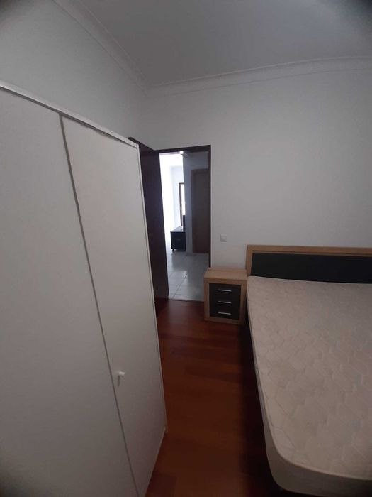 quarto mobilado para casal junto à fct nova / monte de caparica