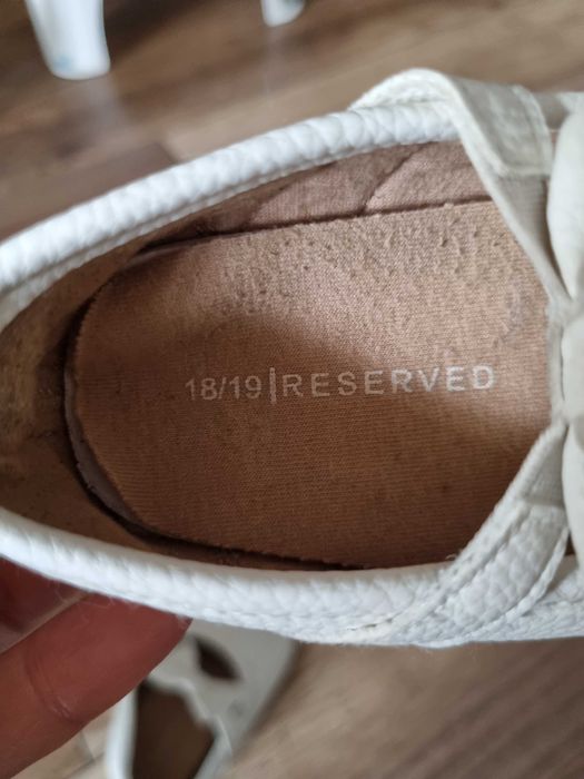 Buciki materiałowe białe Reserved 18/19