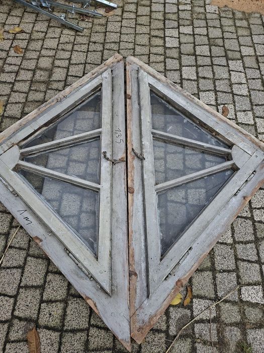 Stare okna  strychowe