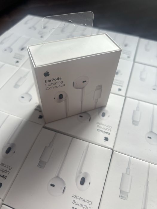 Навушники Apple EarPods Lightning 50 шт.