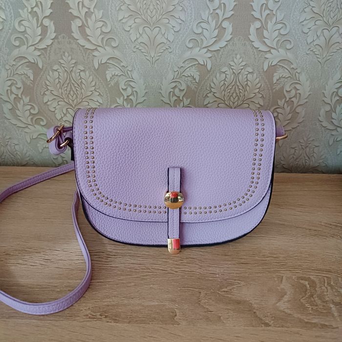 Сумка из эко кожи лавандового цвета