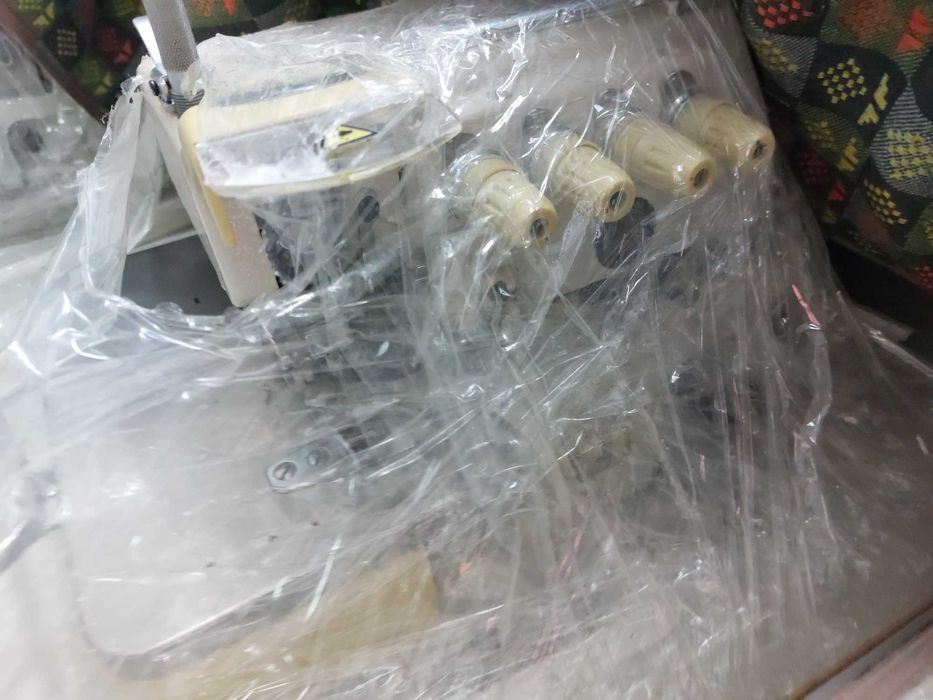 Продам швейне обладнання Typical (швейна машина - 2 шт, оверл, распош)