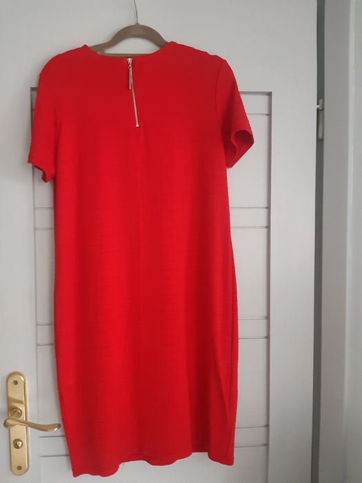 Sukienka przed kolano, czerwona. Mohito. M
