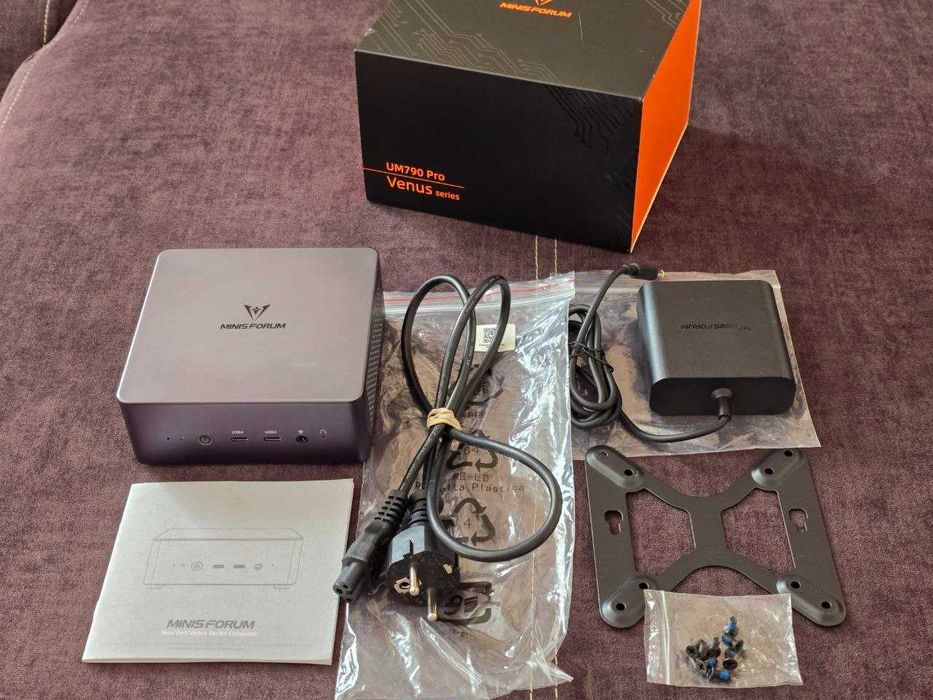 MinisForum UM790 Pro (R9-7940HS/ 64 DDR5/ 1Tb SSD/ Wi-Fi 6E)