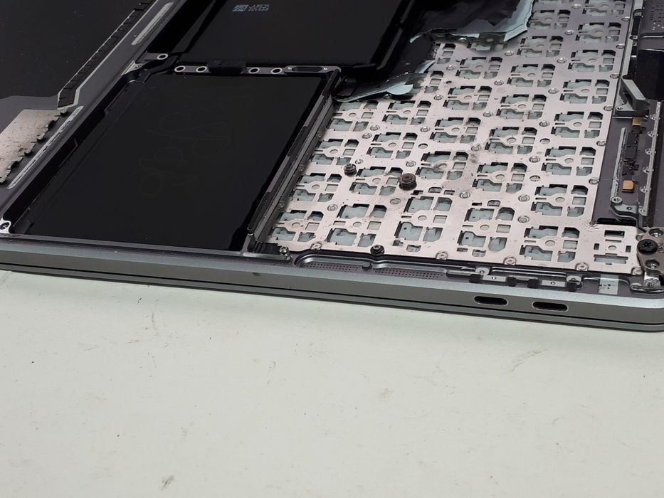 Ноутбук Apple MacBook Pro 13 "A2338"