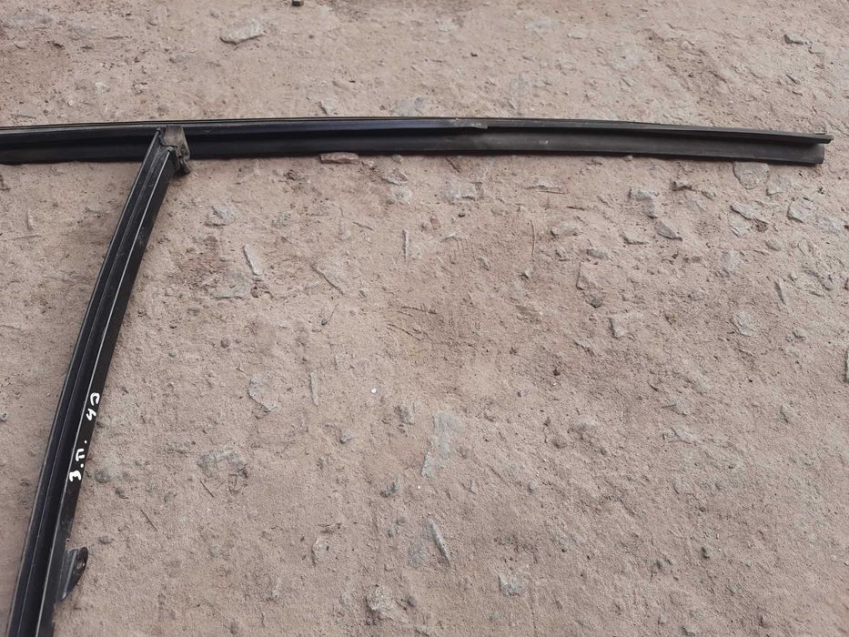 Направляюча Резинки ущільнювачі скла задніх правих дверей Кемрі 40