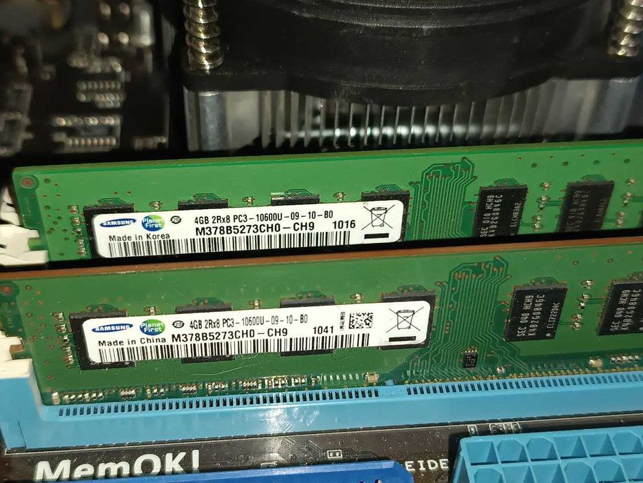 Материнська плата ASUS с процессором, кулером и памятью