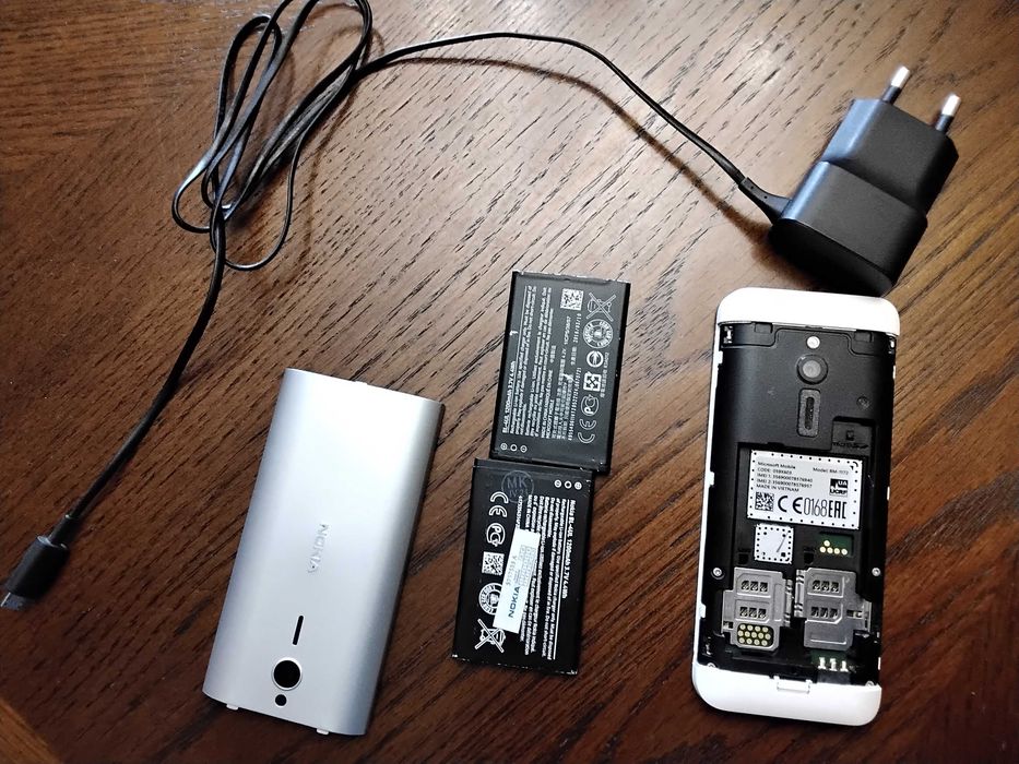 Nokia RM-1172 мобільний телефон