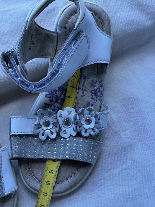 Сандали босоножки в хорошем состоянии кожа