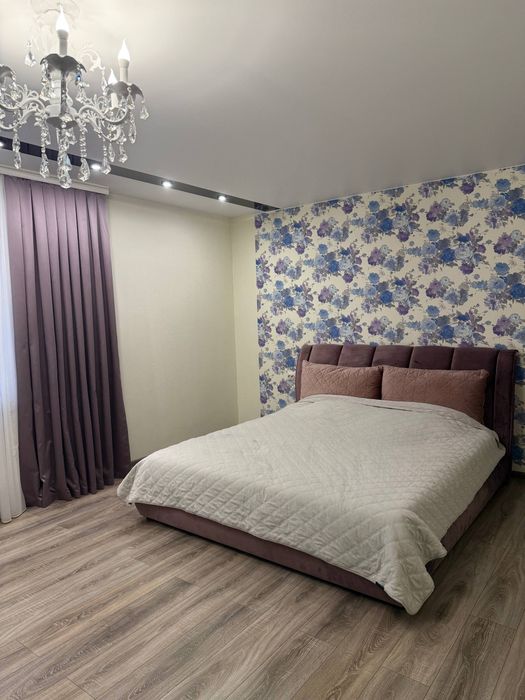 3 кімнати • 106 м² • 10 поверх — стильна квартира з ремонтом та меблям