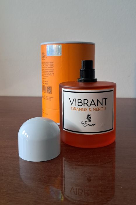 Vibrant Orange & Neroli Emir Paris Corner