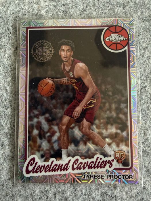 2 karty NBA Rookie 2025-26 Topps Chrome Silver Pack Traore Proctor