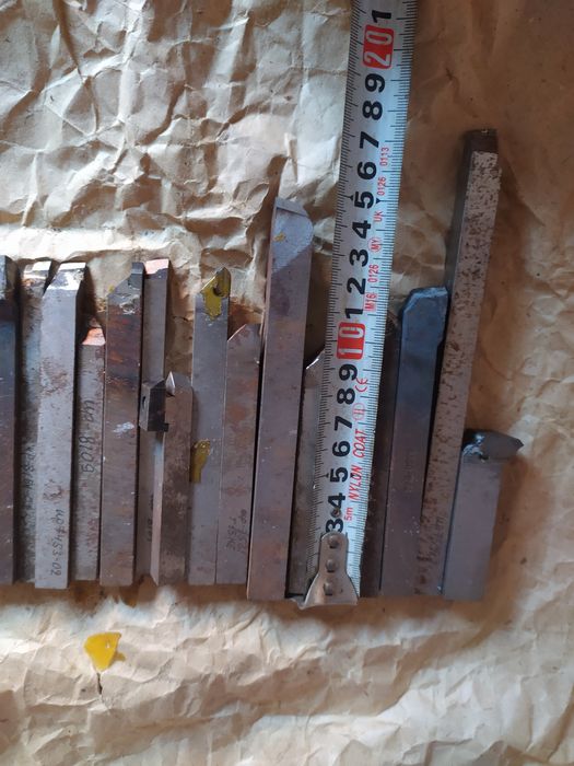 Різці токарні, фрези