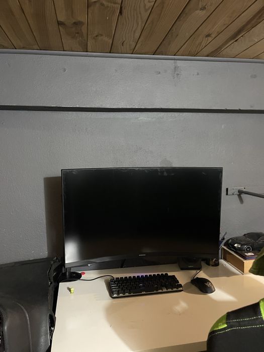 Monitor samsung odissey G5 32”