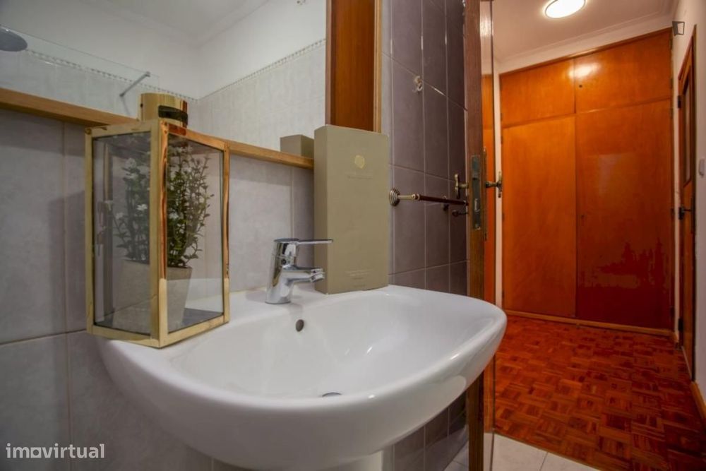 Apartamento com 4 quartos - localizado em Alvalade Lisbon