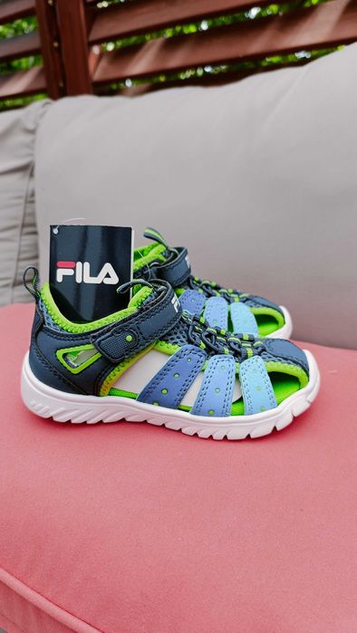 Super wygodne sandały Fila rozm 25  wkładki 16,2 cm, idealne na lato do przedszkola wygodna lekka piankowa podeszwa. Nowe w oryginalnym opakowaniu.