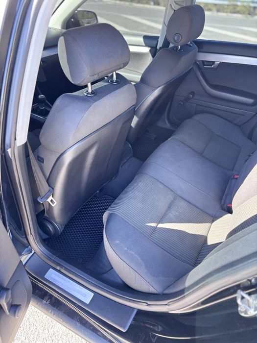легковий автомобіль Audi