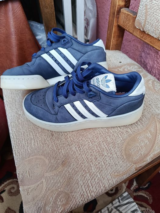 Продам кросовкі Adidas