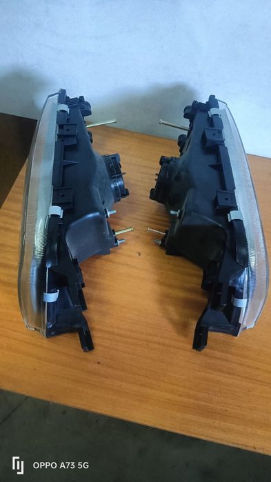 Farol Nissan Almera n15 ótica 1996 nova