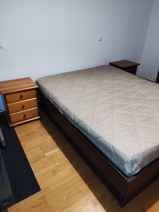 Conjunto de cama, mesas de cabeceira e comoda de quarto