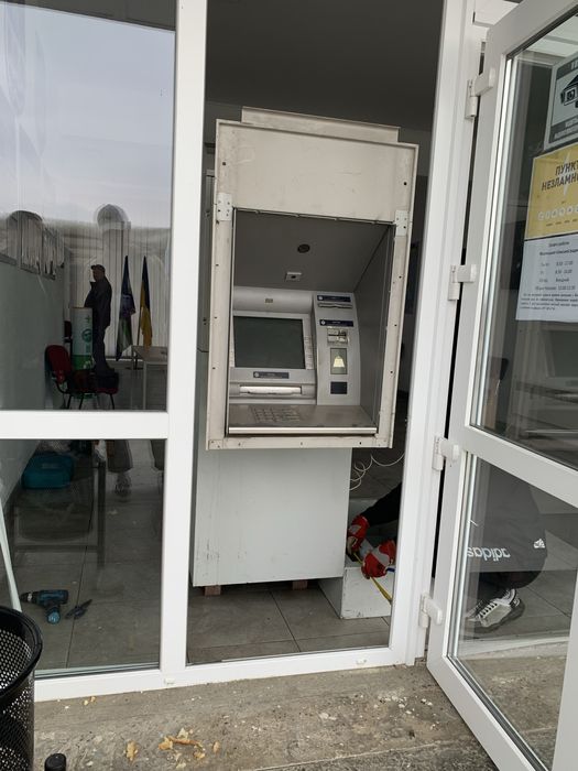 Переміщення Банкоматів Сейфи Терміналів Гідроборт Такелажники ФОП