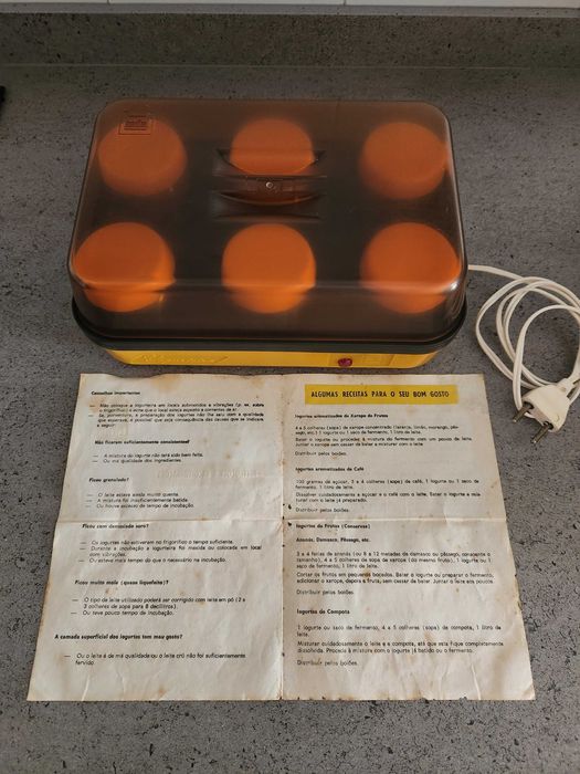 Iogurteira antiga, como nova.