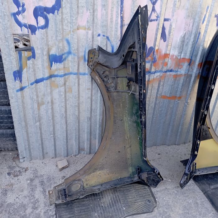 Крила VW touareg 03-06 крило праве ліве Фольцваген Тауарег 1