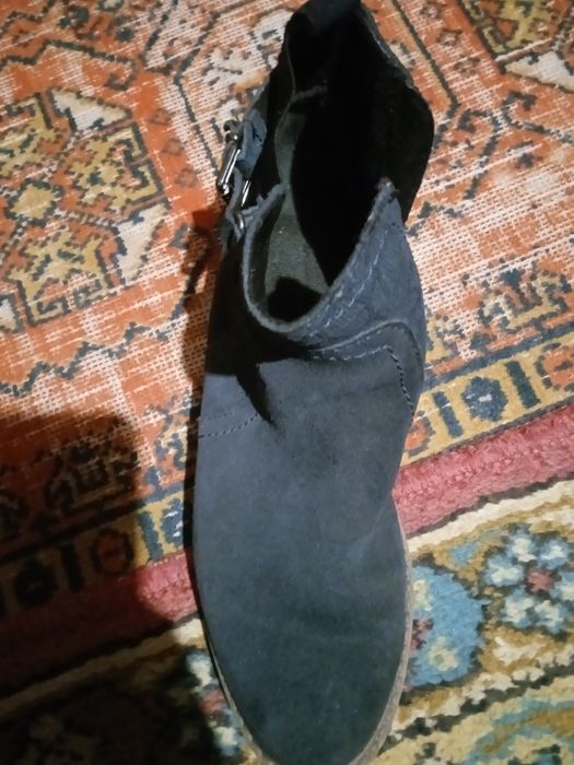 продам осінні сапоги