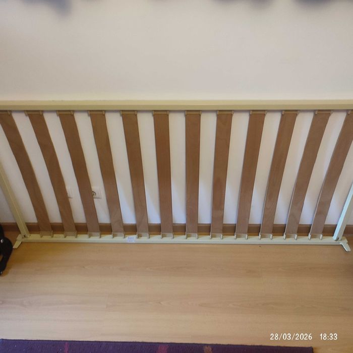 Cama de solteiro em bom estado