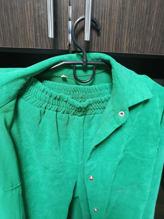 Вільветовий костюм на кнопках