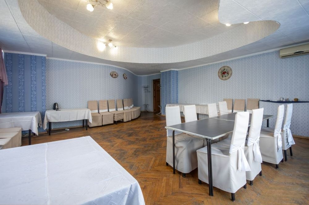 Продаж діючого  ресторанно- готельний комплекс Дніпровський, вул. Братиславська, м.Київ Без%
