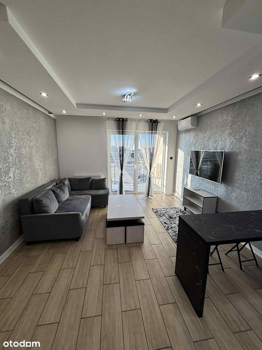 Wynajmę lub sprzedam mieszkanie 2-pokojowe z balkonem i windą.