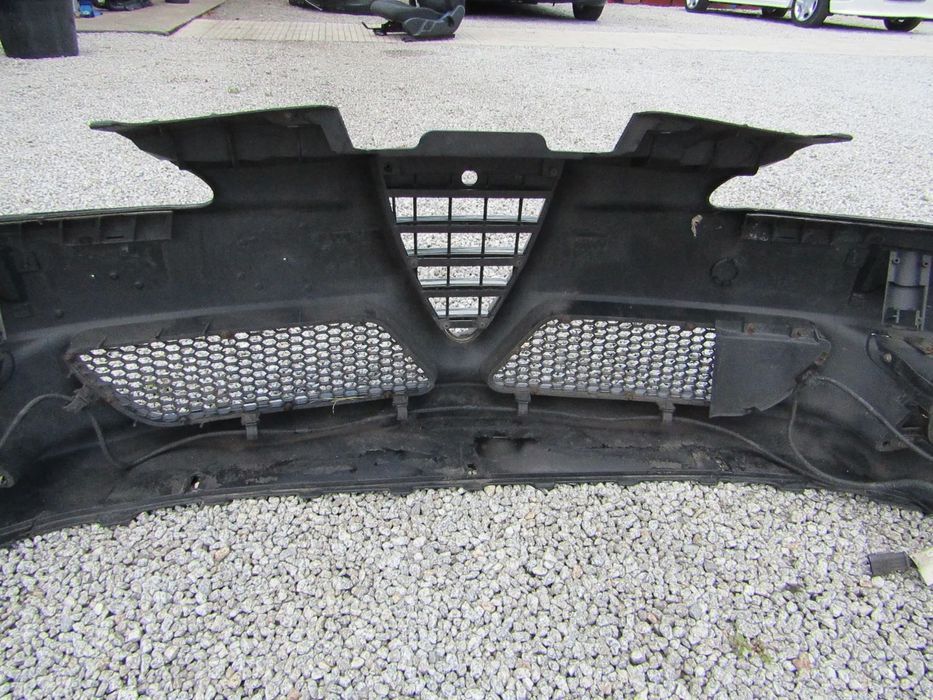 Para-choques frente Alfa Romeo 147,Original ,ano2006 c/farois nevoeiro
