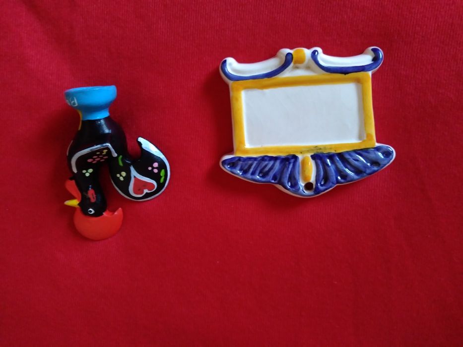 Galo Barcelos e pendente porta