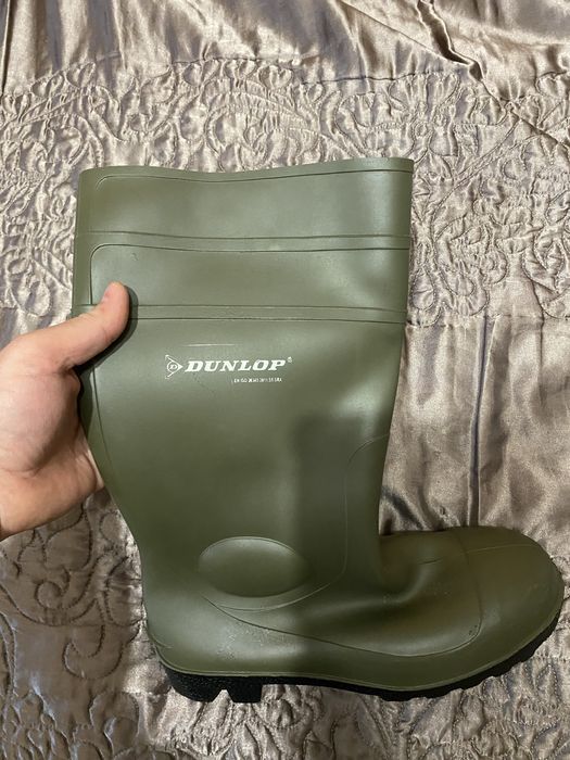 Продам резиновые сапоги Dunlop 43 размера в отличном состоянии