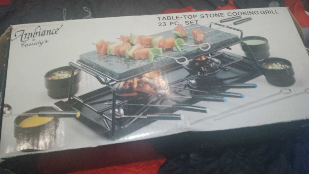 Churrasqueira de pedra 23 peças novo caixa