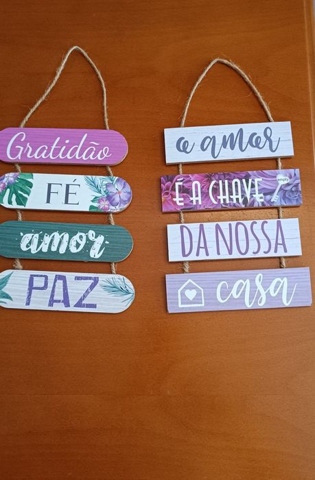 Placas com frases