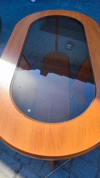 Stolik kawowy ze szklanym blatem