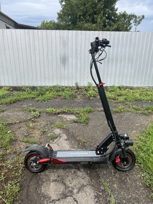 Продам самокат Kugo m4 pro