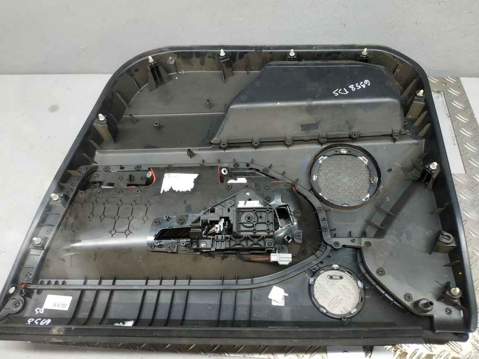 Land Rover Evoque 11- обшивка (карта) дверей перед L DS6958 BJ3223943A