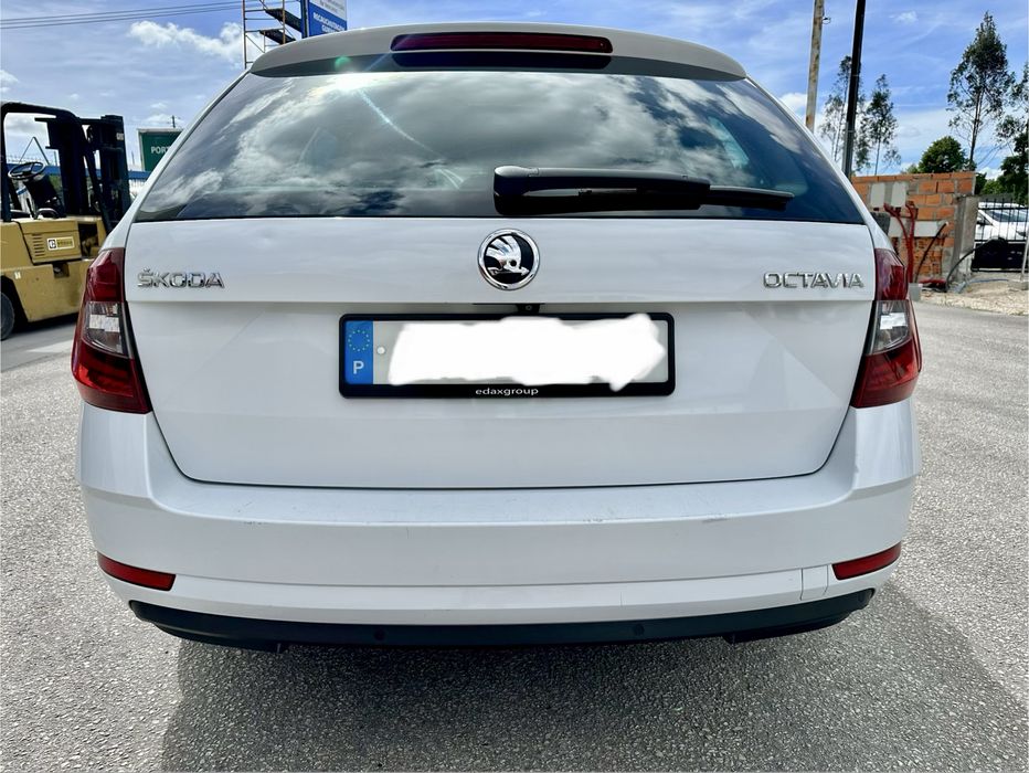 Skoda Octavia — fotografia 4