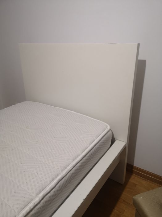 Cama individual branca