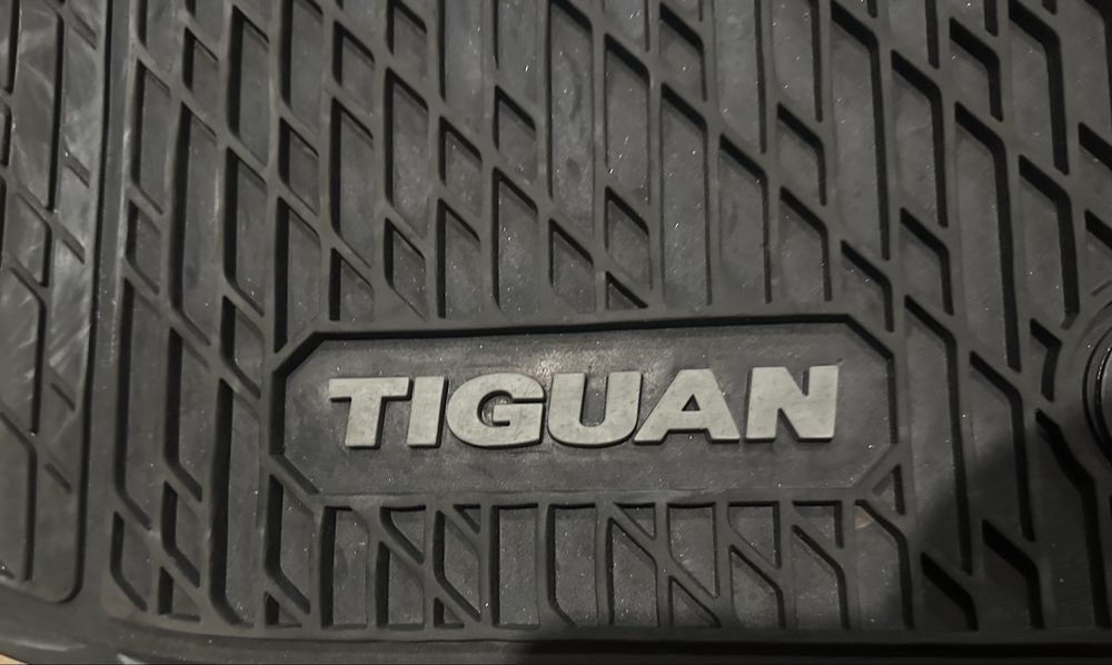 ОРИГІНАЛЬНІ гумові  килимкіи Volksvagen Tiguan Allspace USA