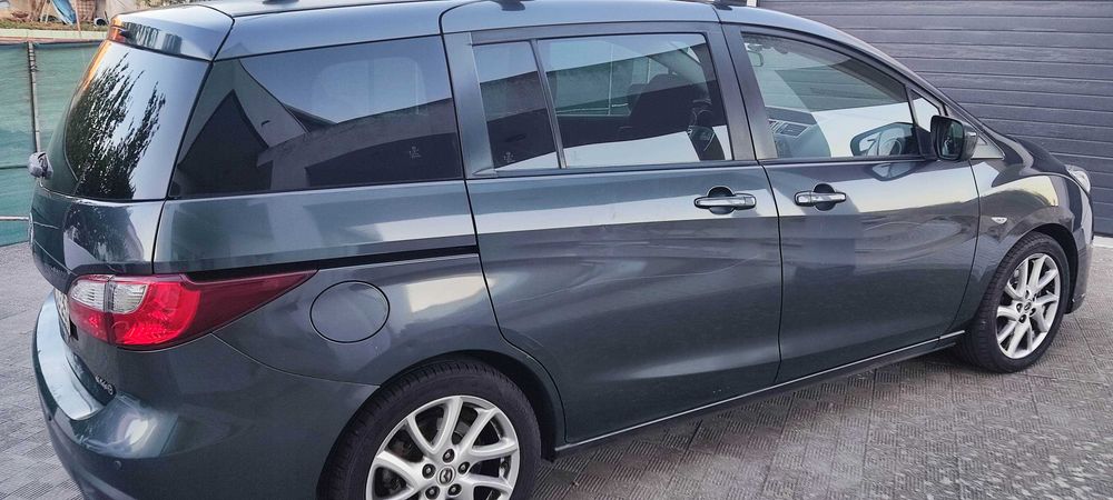 Mazda 5 1.6 diesel (7 lugares) Classe 1 na AE. Nacional 3/2011