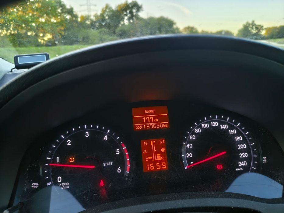 Toyota Avensis kombi 2015, niski przebieg