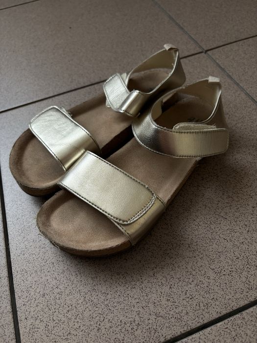 Босоніжки фірми H&M