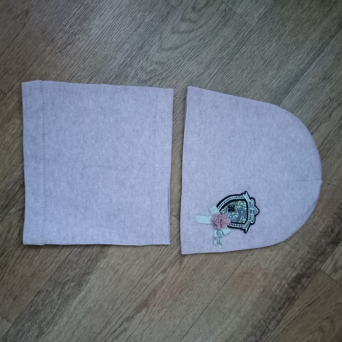 Шапка з хомутом демісезон, на дівчинку 7-10 років