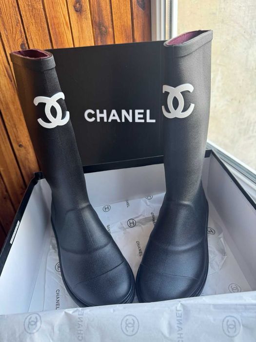 Жіночі гумові чобітки CHANEL з натуральної шкіри
100% нові