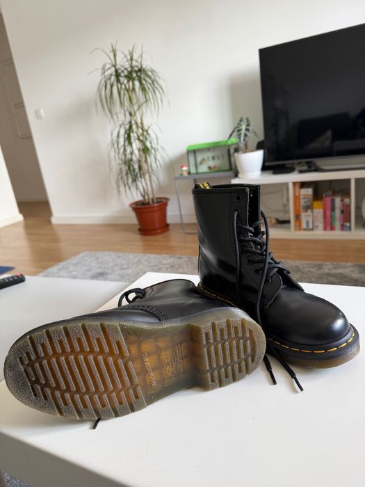 DR.MARTENS 1460 SMOOTH LEATHER LACE UP BOOTS